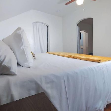 Historic W/Deck, King Bed & Air By Lake Michigan Manistee Bagian luar foto