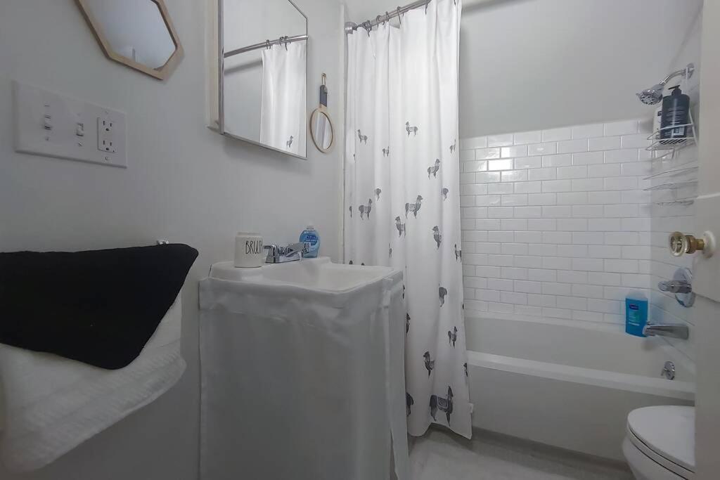 Historic W/Deck, King Bed & Air By Lake Michigan Manistee Bagian luar foto